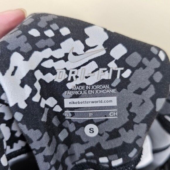 NIKE Legend Tight Fit Dri-FIT Training ¾ Leggings Run Running Yoga Small S - Picture 6 of 7